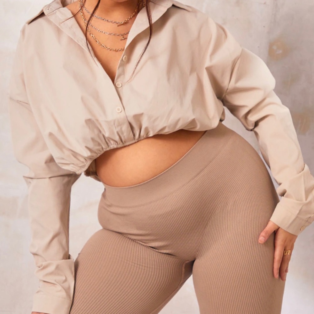 BEIGE CROP BUTTON DOWN TOP